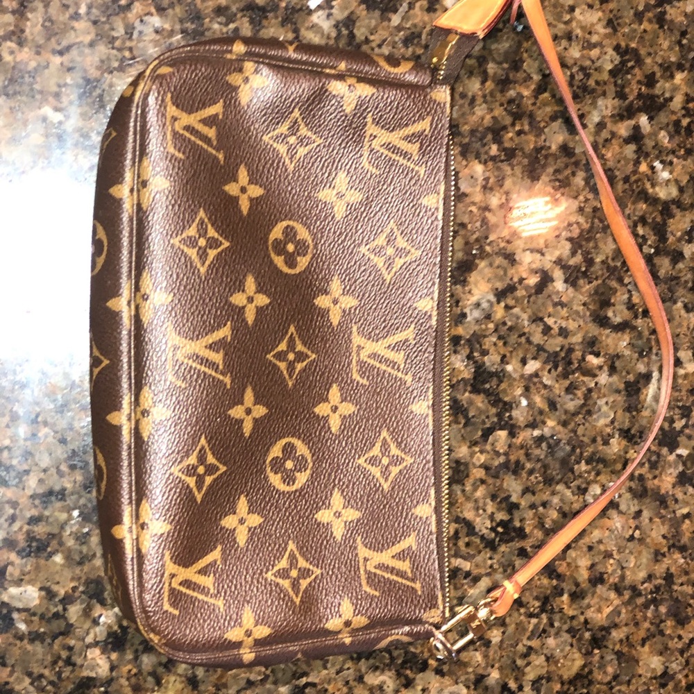 Louis Vuitton Pouchette Zip Purse